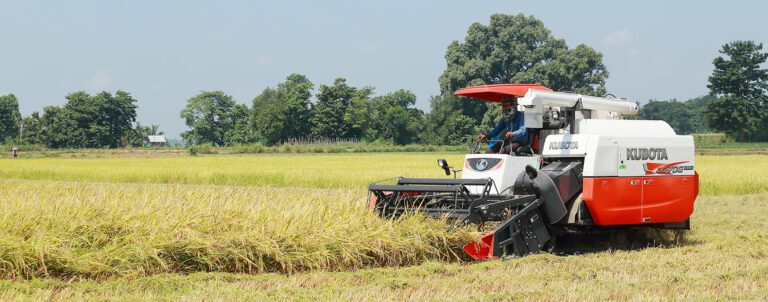 Combine Harvesters In Ghana - Tractors For Sale In Ghana